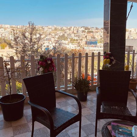 Huseein Rooms Jarash Buitenkant foto