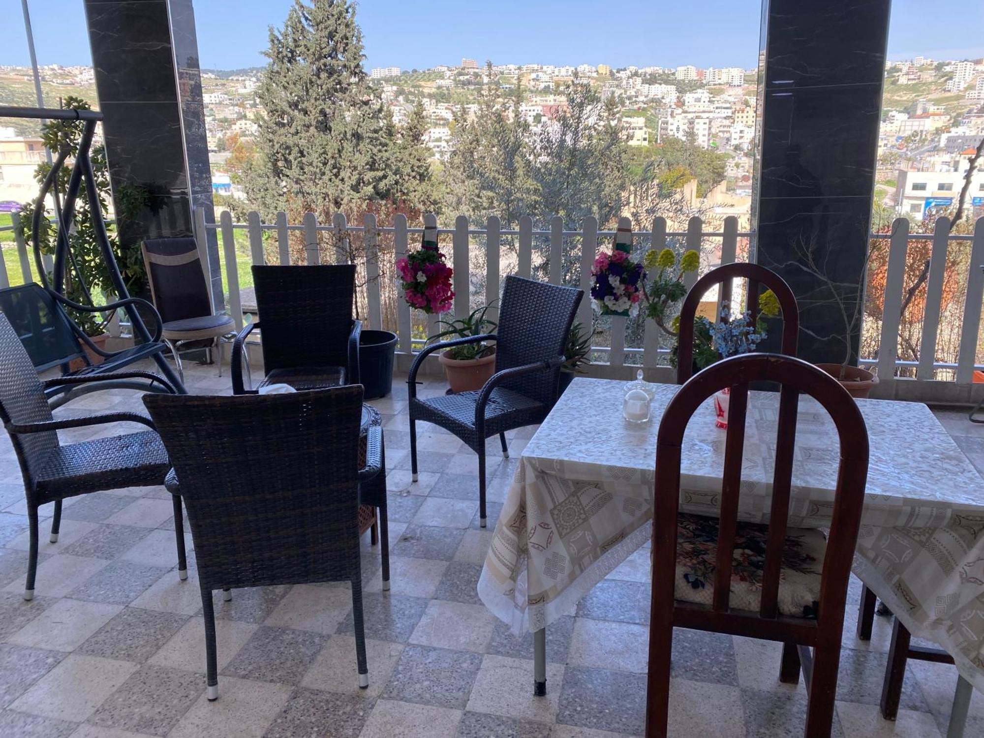 Huseein Rooms Jarash Buitenkant foto