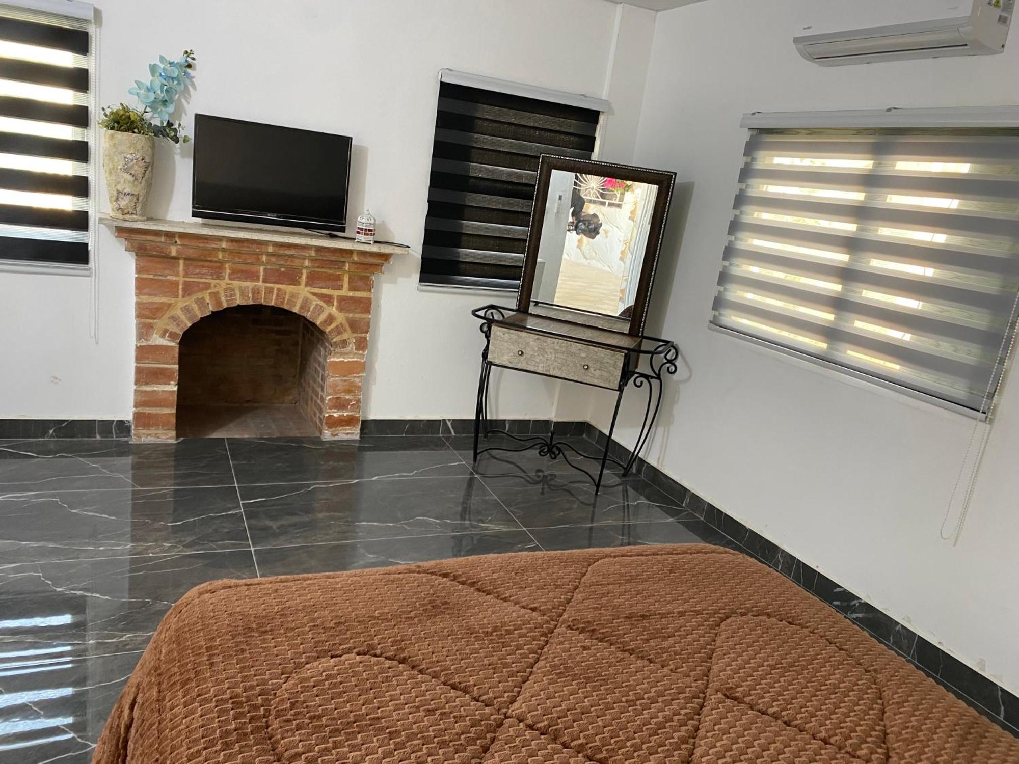 Huseein Rooms Jarash Buitenkant foto